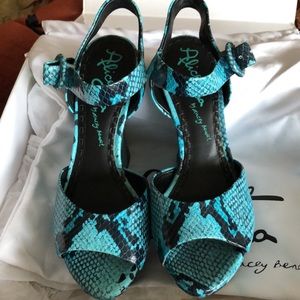 Designer sandals Alice and qlinia